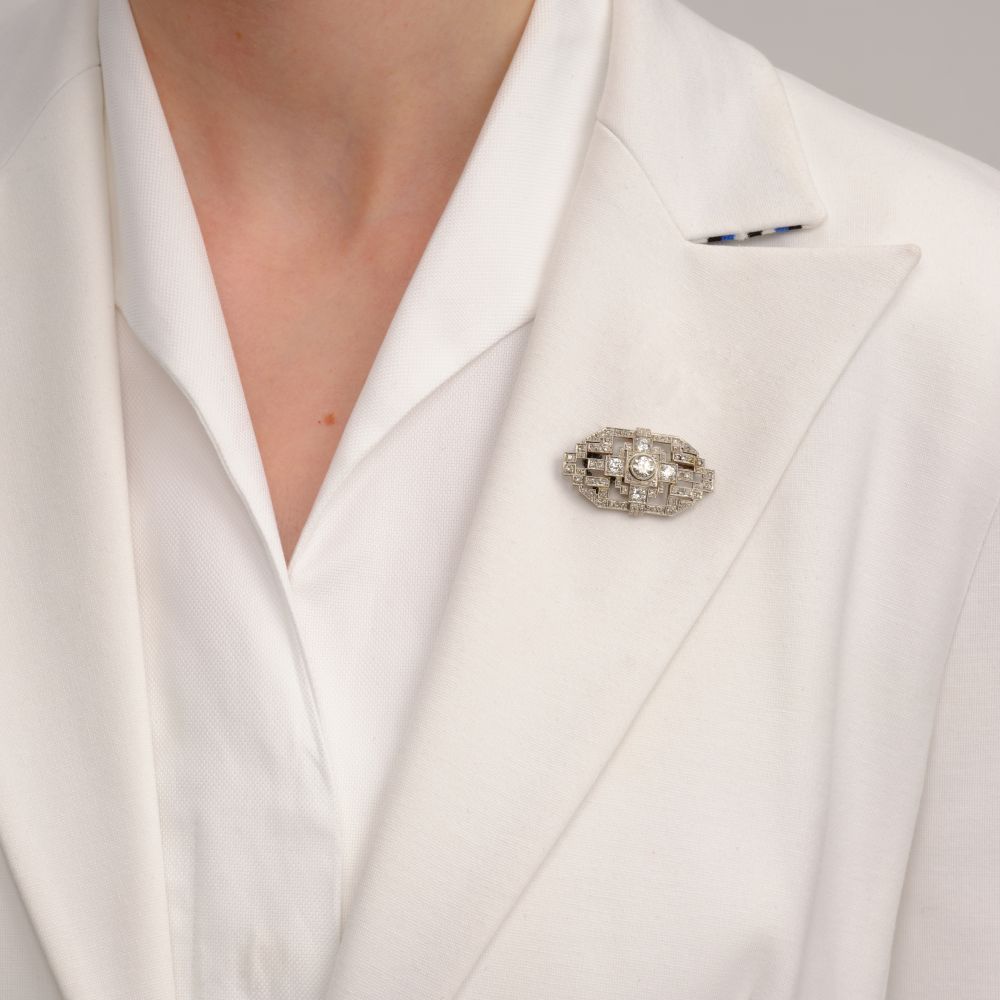 Art Deco brooch with diamonds - image 3