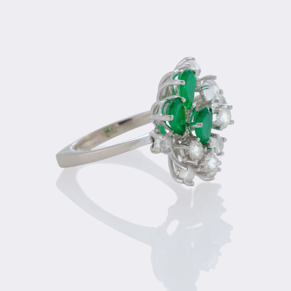 Emerald ring with diamonds and moonstone - image 2