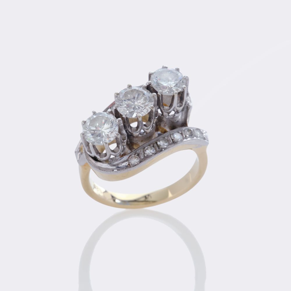 Vintage Diamond Ring with 3 Solitaires Diamonds - image 3