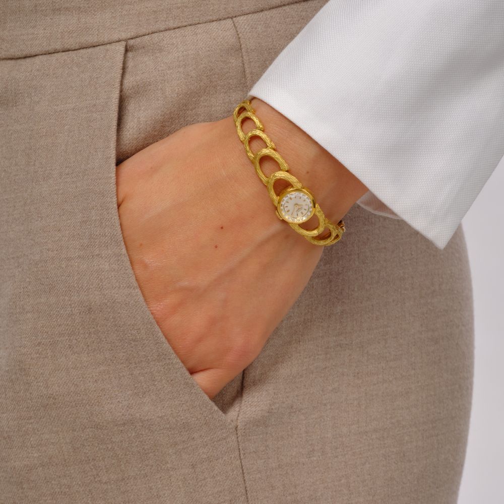 Fine Women's Wristwatch - image 4