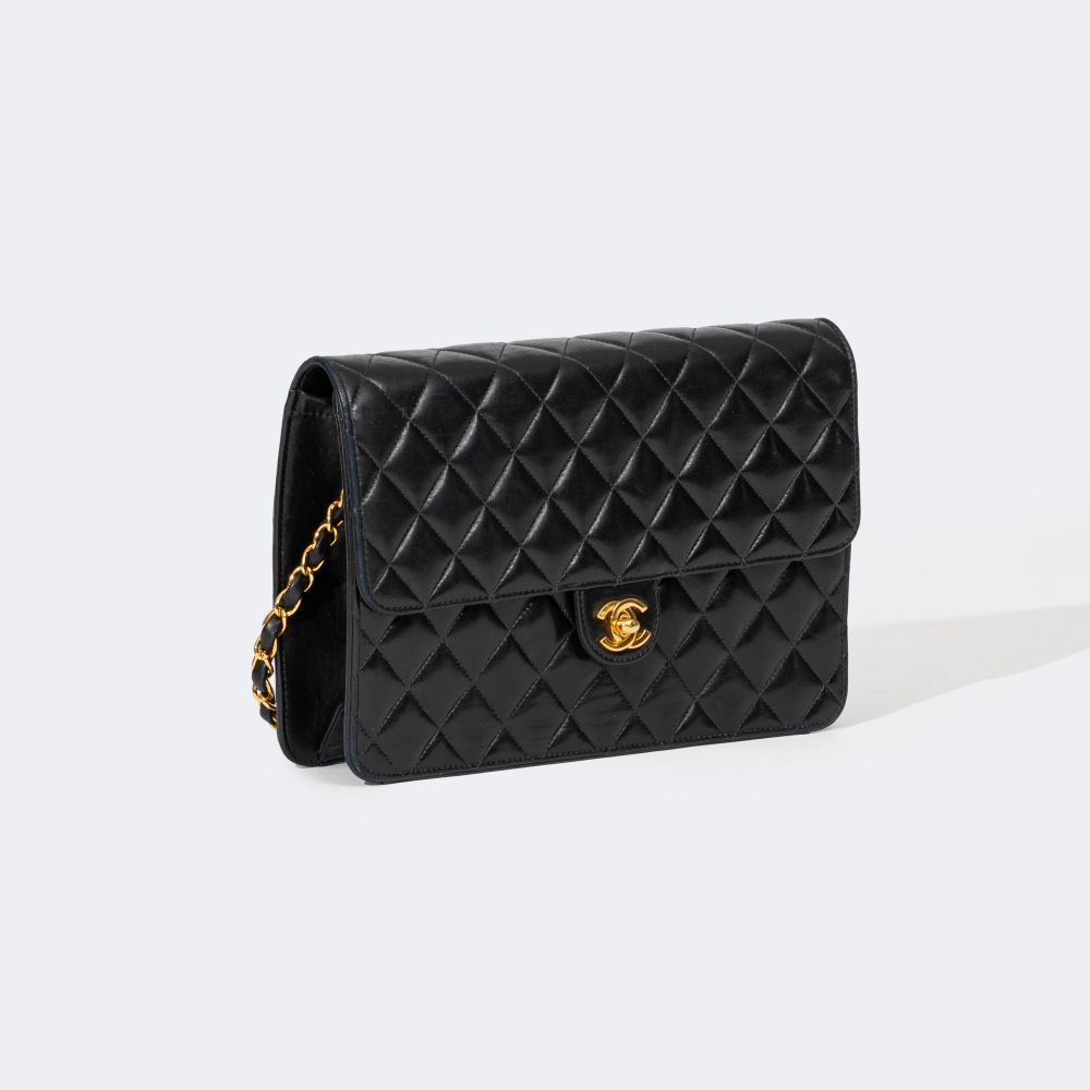 Classic Flap Bag Medium - image 3
