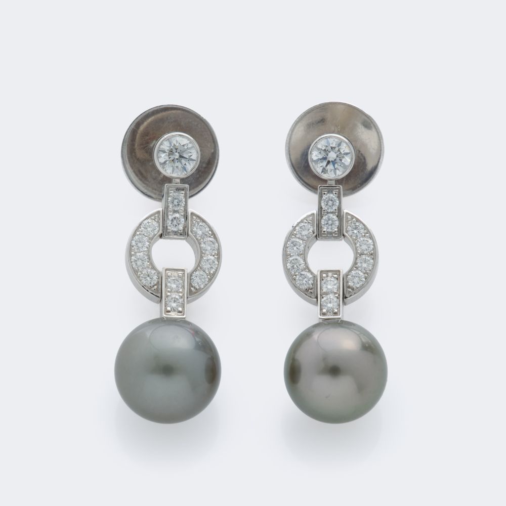  Cartier - Pair of Pearl Diamond Earrings 'Himalaya'