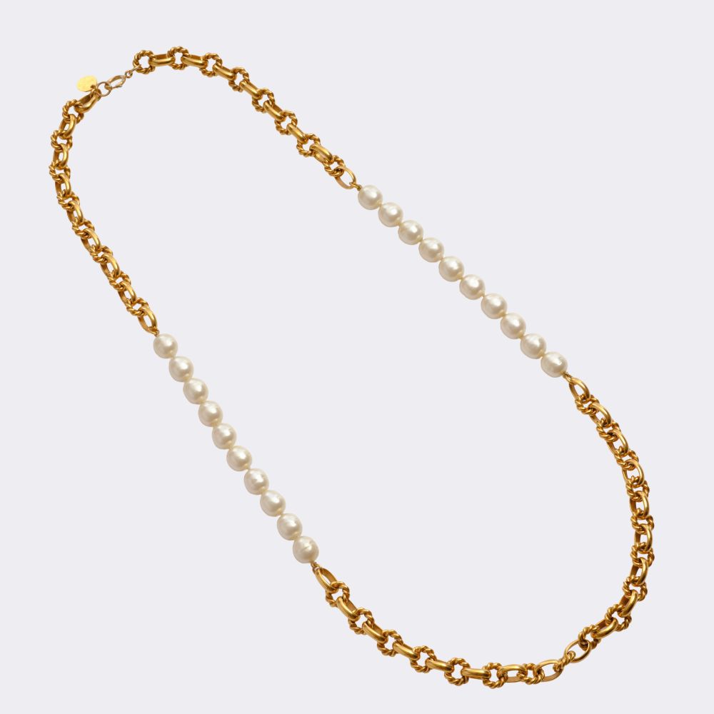  Chanel - Sautoir With Faux Pearls