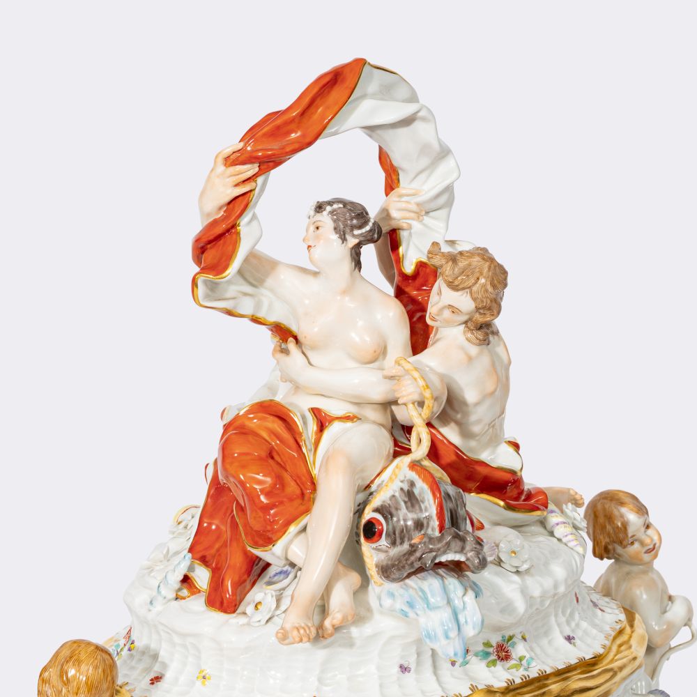 Magnificent lidded tureen from the swan service with Acis and Galatea - image 9