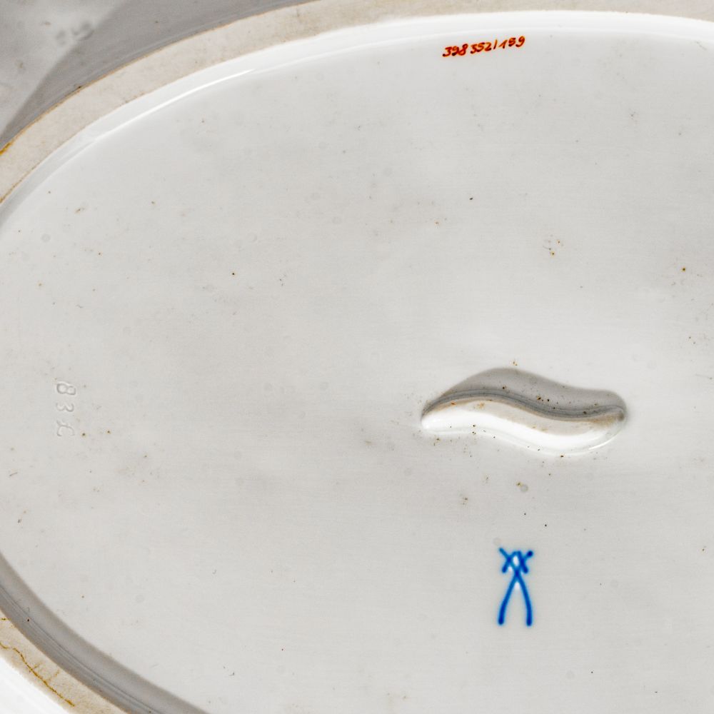 Oval serving platter from the Swan service - image 2