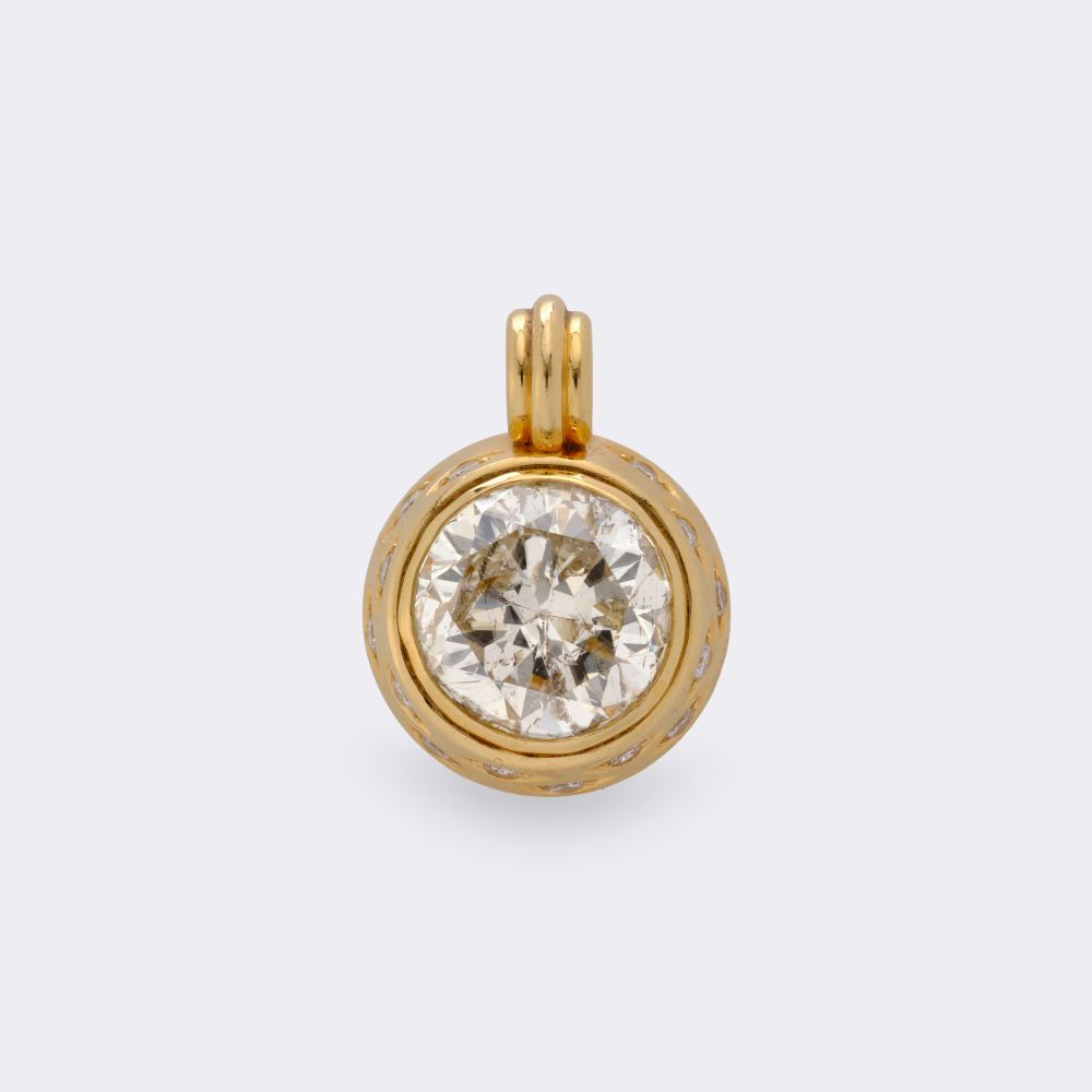 Highcarat Solitaire Diamond Pendant - image 3