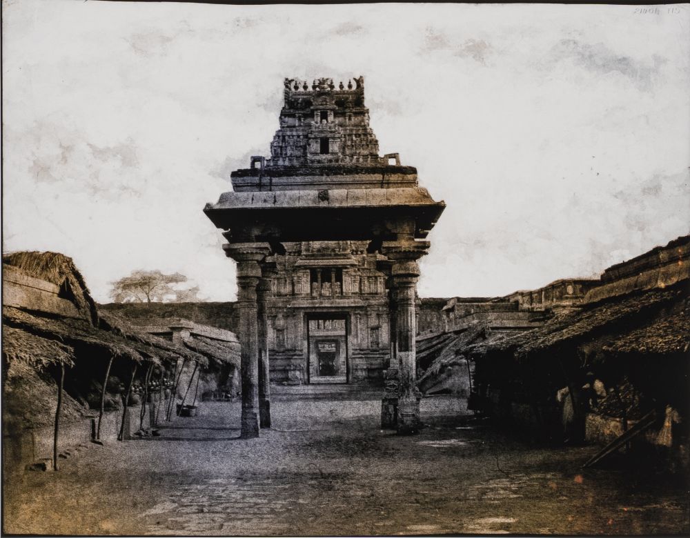 Thomas Ruff - Tripe 12, Seeringham. Munduppum inside Gateway