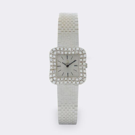  Omega - Elegant Women's Wristwatch with Diamonds