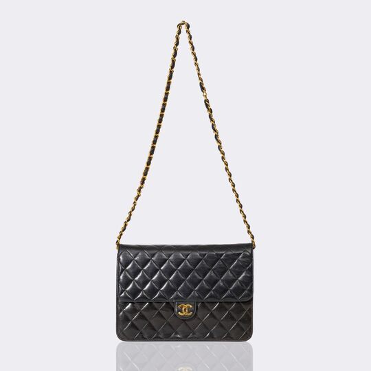  Chanel - Classic Flap Bag Medium
