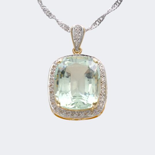 Beryl Diamond pendant on chain