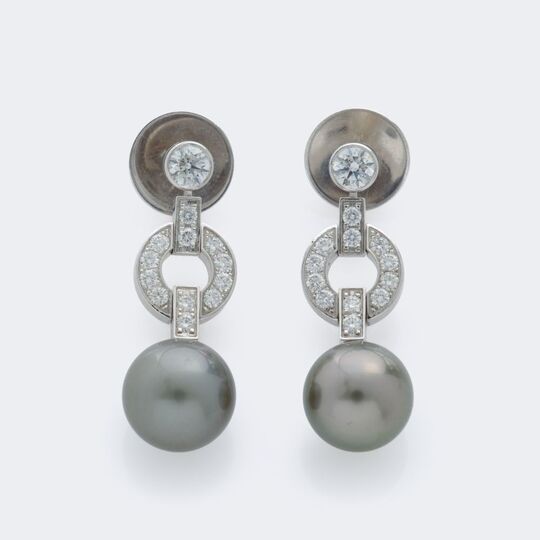  Cartier - Pair of Pearl Diamond Earrings 'Himalaya'