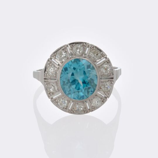 Art Nouveau ring with natural zircon of reversible Colour Change and diamonds
