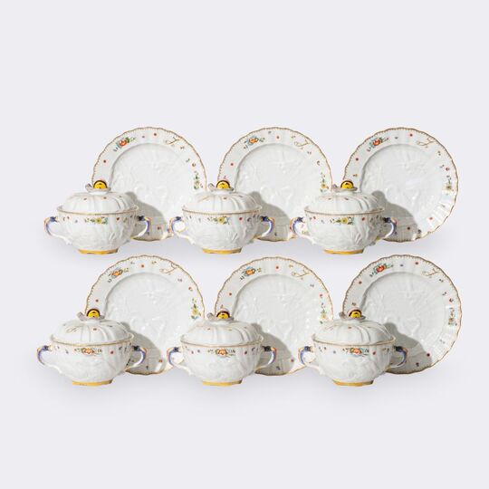 Johann Joachim Kaendler - Set of 12 soup bowls with lids from the swan service