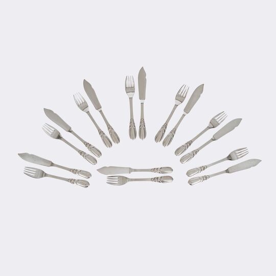  Horsens Sølvvarefabrik, gegr. 1904 in Horsens (Dänemark) - Extensive dining cutlery 'Karina' for 8 persons