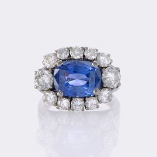 Juwelier Wilm - Natural Ceylon Sapphire Ring with Diamonds