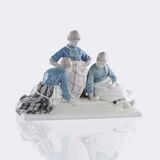 Three Dutch girls playing - image 2