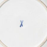 A large plate from the dinner service for Field Marshal Burchard Christoph von Münnich - image 2