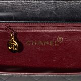 Classic Flap Bag Medium - image 5