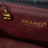 Classic Flap Bag Medium - image 6
