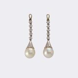 Pair of earrings with pearls and diamonds